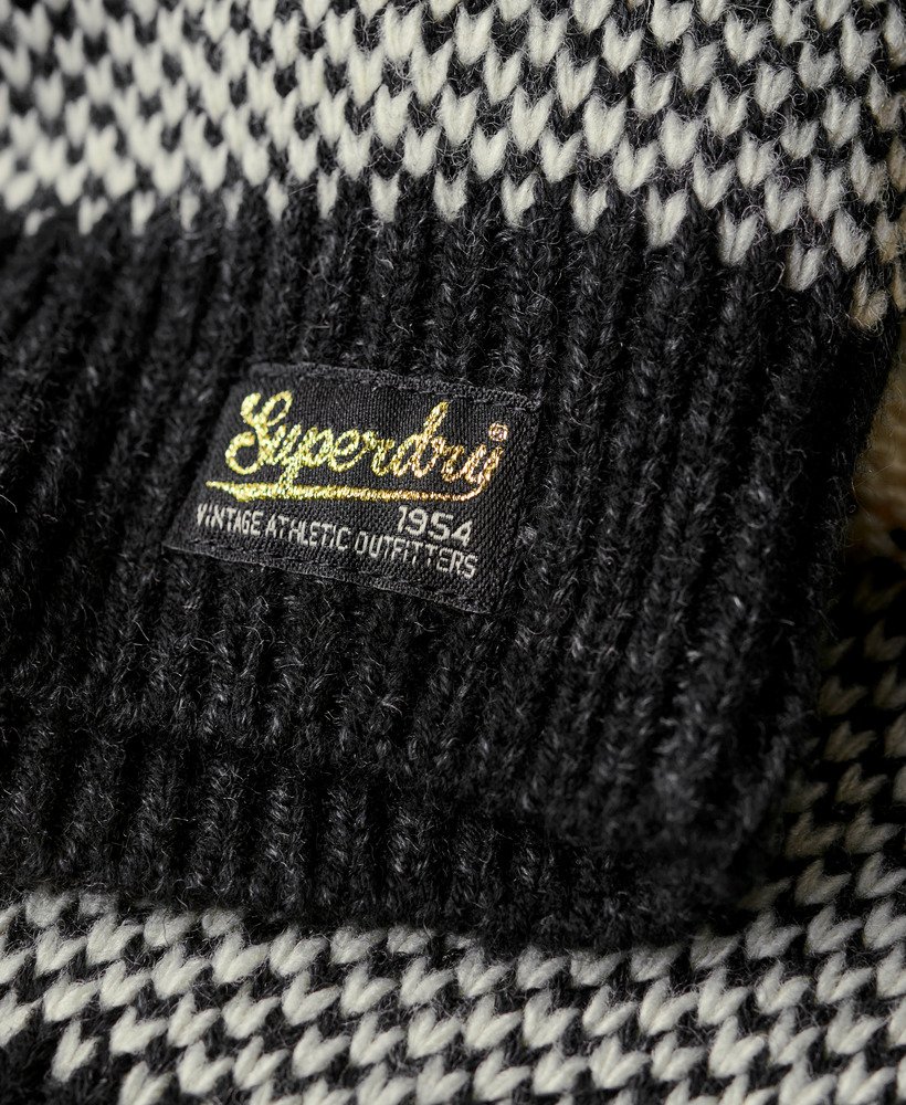 sweter z okrągłym dekoltem w kolorze czarnymisland ecru