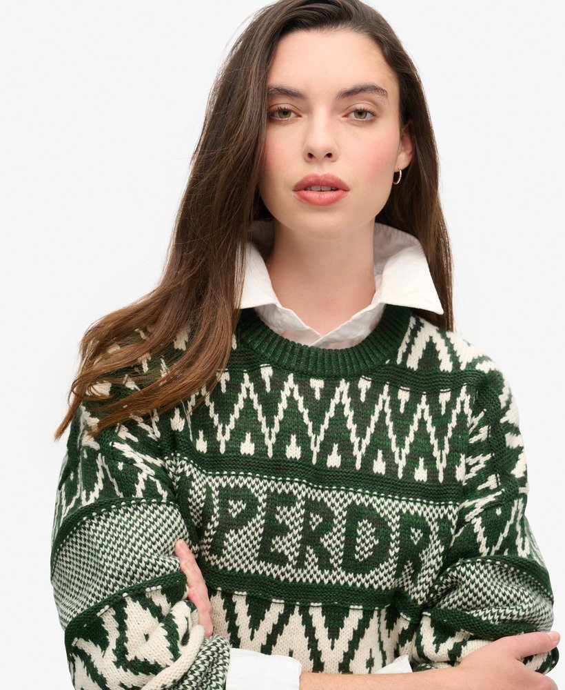 sweter z nadrukiem w kolorze najciemniejszej zieleni sosnowej