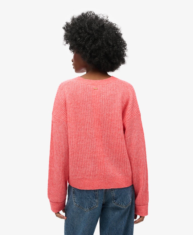 sweter z okrągłym dekoltem w kolorze koralowo-czerwonym twist