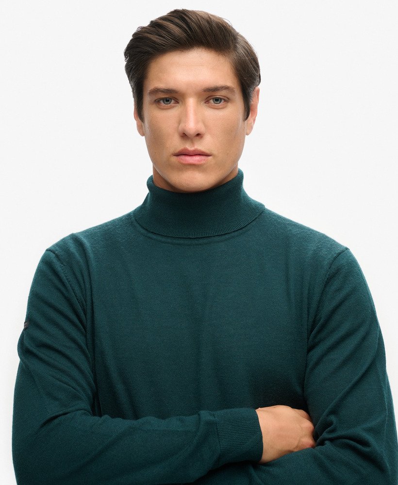 golf z wełny merino w kolorze sosnowym