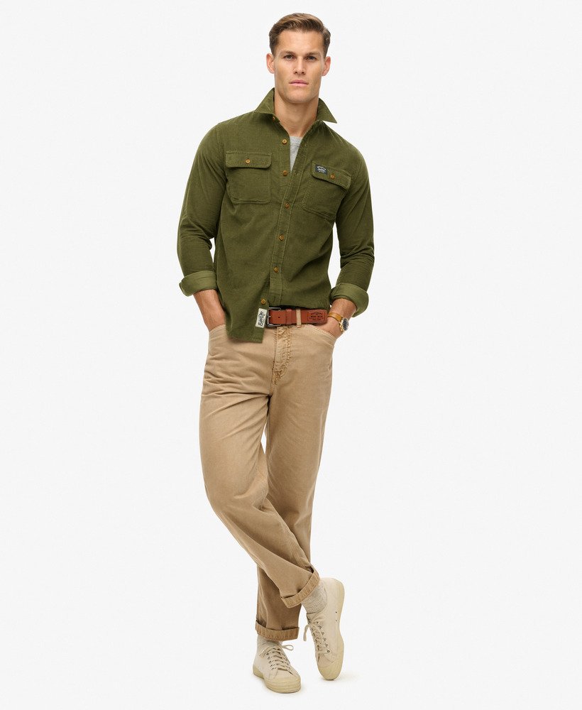 koszula trailsman loosed fit corduroy w kolorze ciemnej zieleni mchu