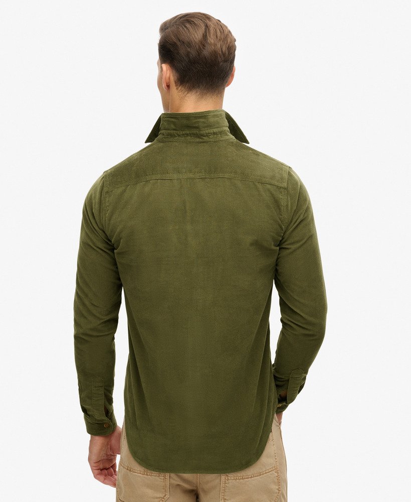 koszula trailsman loosed fit corduroy w kolorze ciemnej zieleni mchu