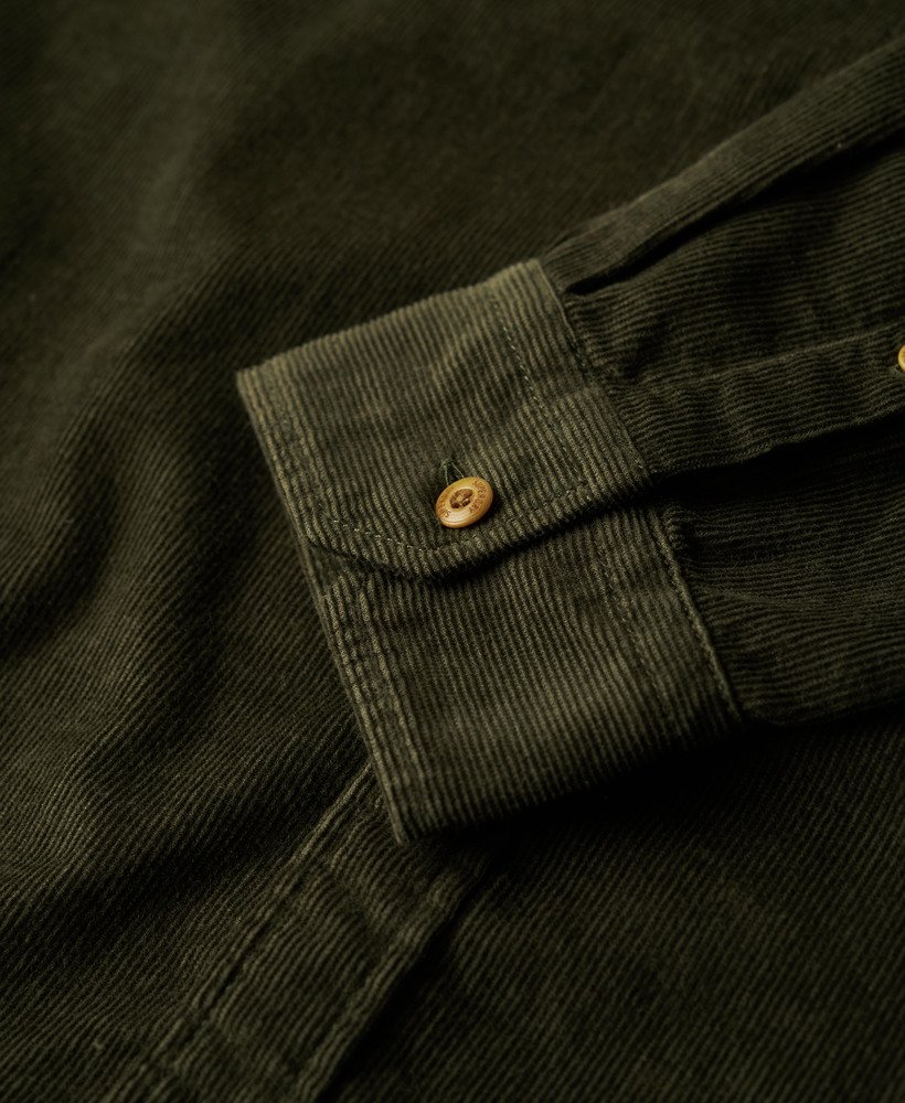 koszula trailsman loosed fit corduroy w kolorze ciemnej zieleni mchu
