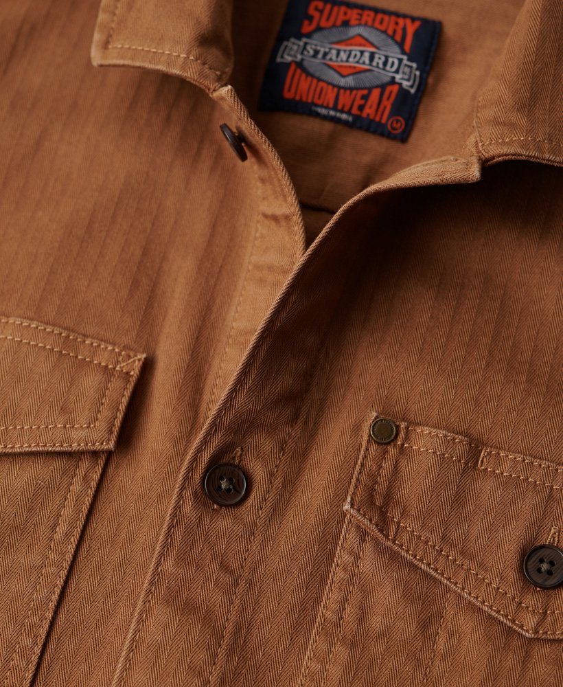 sklep handlowy – koszula wierzchnia w jodełkę w kolorze denim co tobacco brown