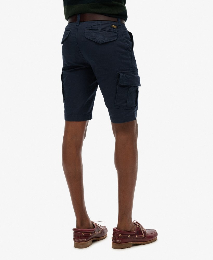szorty cargo z bawełny organicznej w kolorze nordic chrome navy