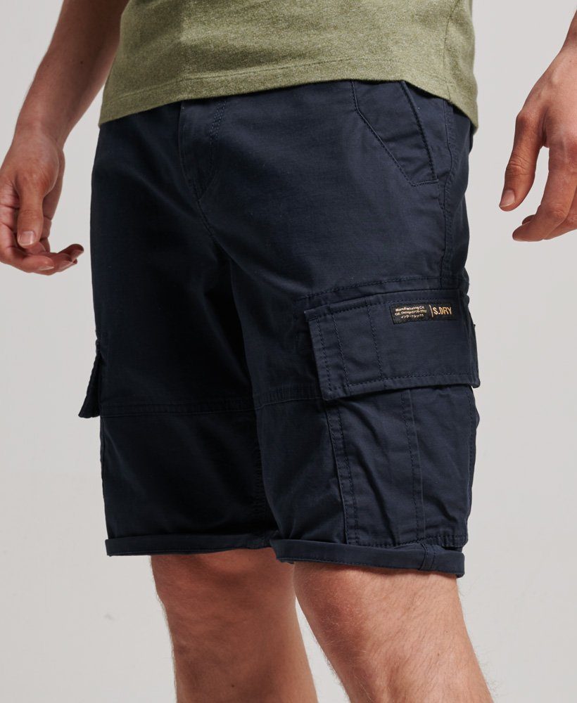 szorty cargo z bawełny organicznej w kolorze eclipse navy