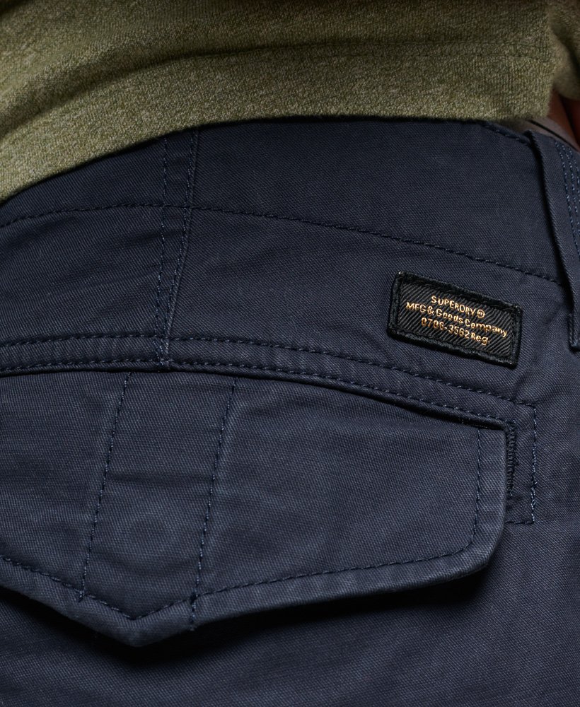 szorty cargo z bawełny organicznej w kolorze eclipse navy