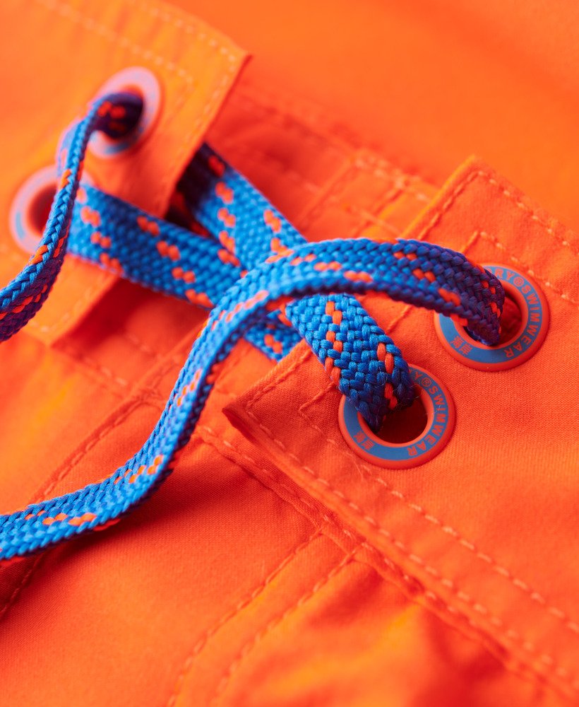 klasyczne szorty typu boardshorts w kolorze wulkanicznej pomarańczy