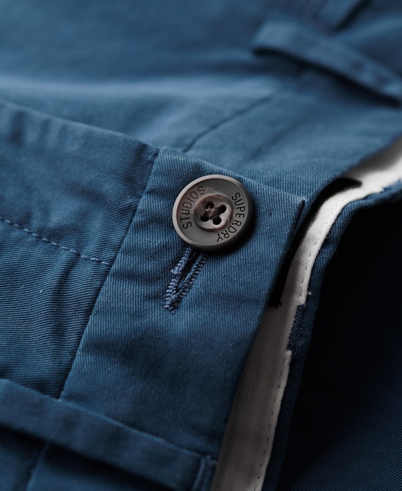 elastyczne szorty chino w kolorze pilot mid blue