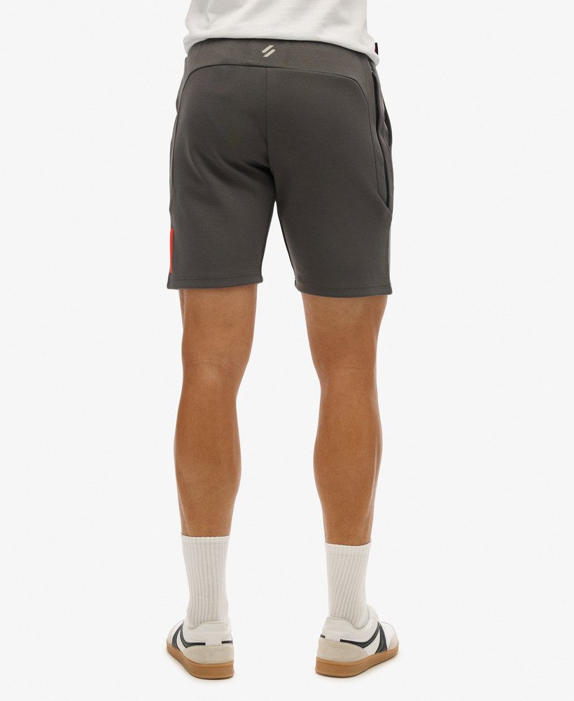 spodenki sport tech logo tapered w kolorze ciemnoszarym