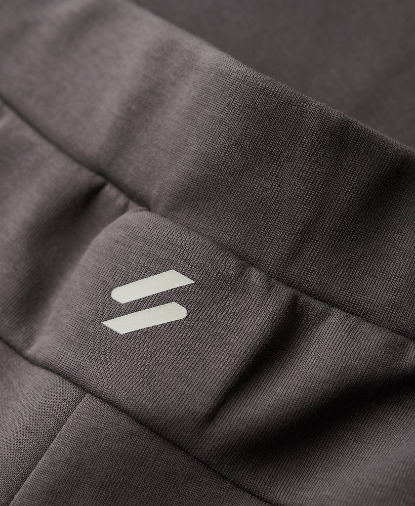 spodenki sport tech logo tapered w kolorze ciemnoszarym