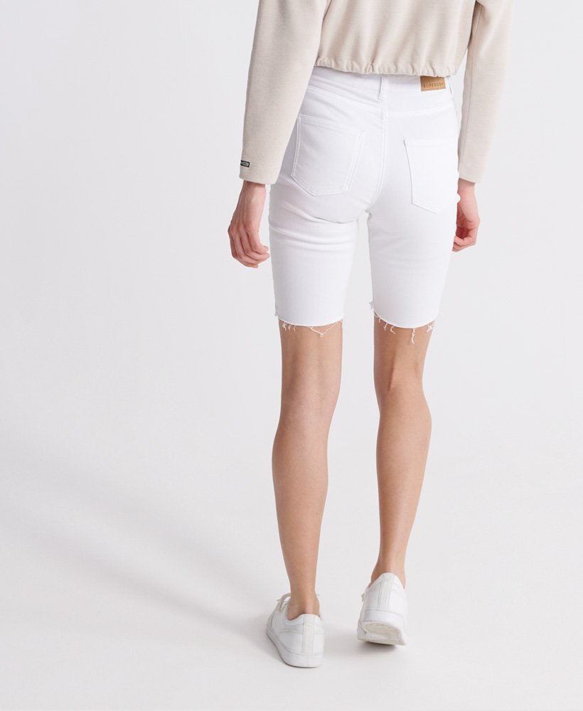 szorty kari long line w kolorze jeansu optic white