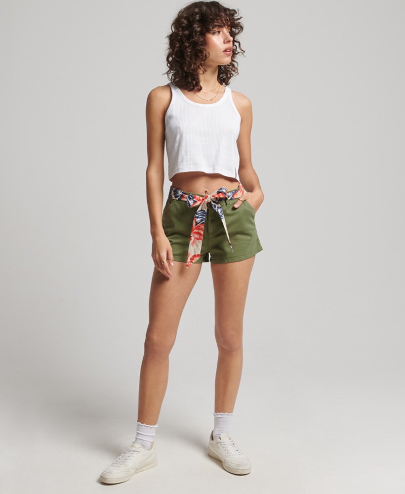 szorty chino vintage z bawełny organicznej w kolorze oliwkowo-khaki