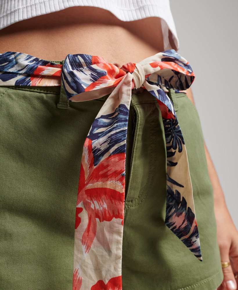 szorty chino vintage z bawełny organicznej w kolorze oliwkowo-khaki