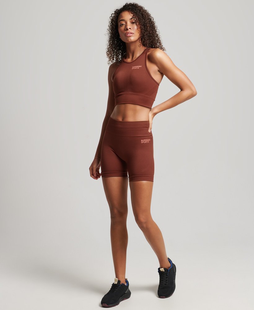 szorty core seamless tight w kolorze wypalanej cegły brązowej