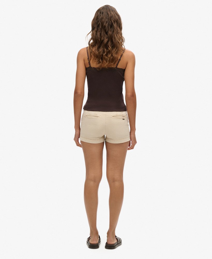 chino hot shorts w kolorze owsianym