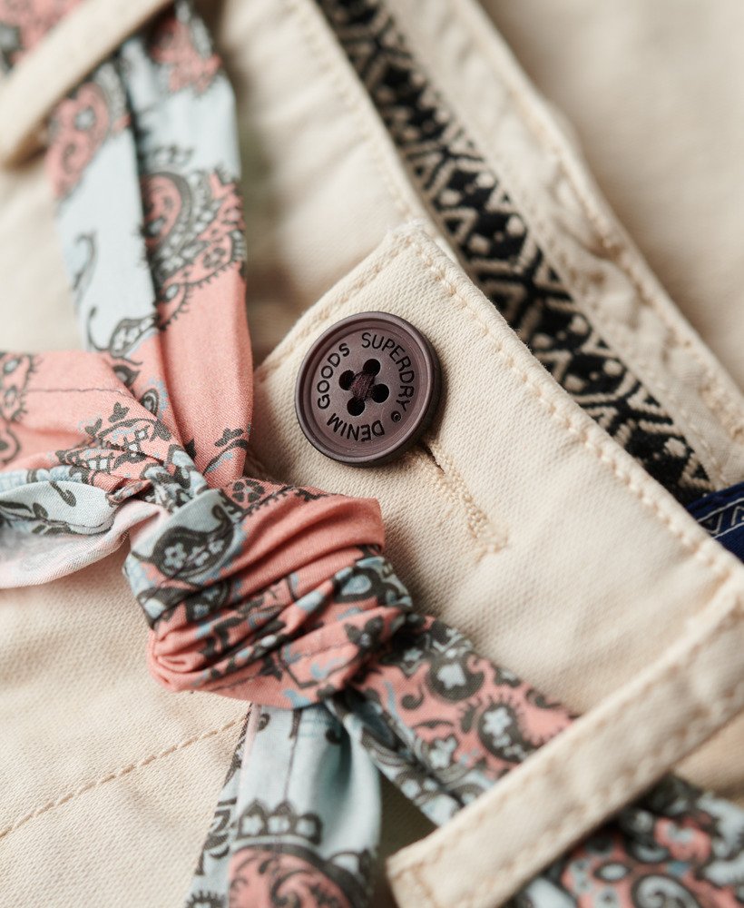 chino hot shorts w kolorze owsianym
