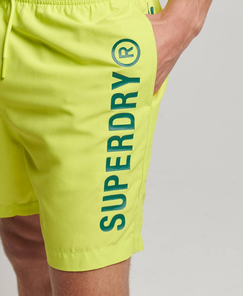 spodenki kąpielowe core sport 17 cali z recyklingu w kolorze limonkowym