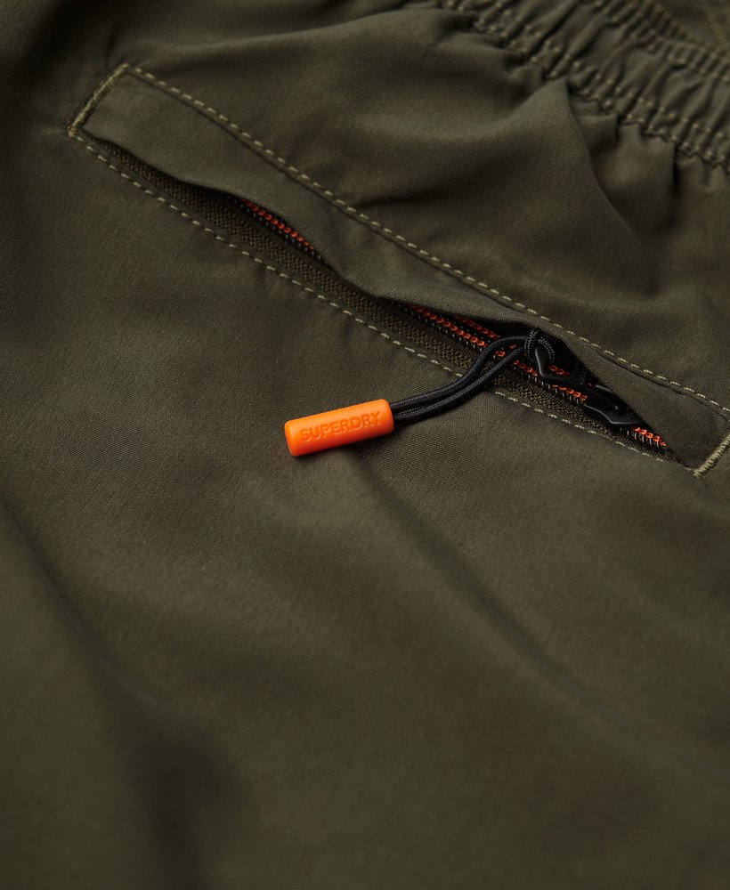 sportowe 17-calowe spodenki kąpielowe z recyklingu w kolorze army khaki