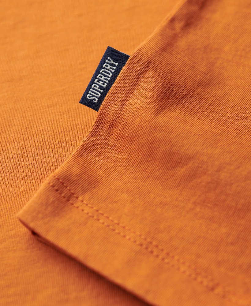 koszulka z organicznej bawełny essential z haftowanym logo w kolorze mojave orange
