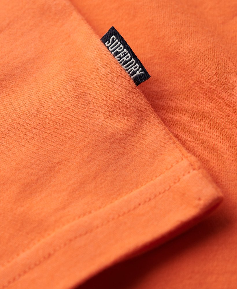 koszulka z organicznej bawełny essential z dekoltem w serek i logo w kolorze sunburst coral