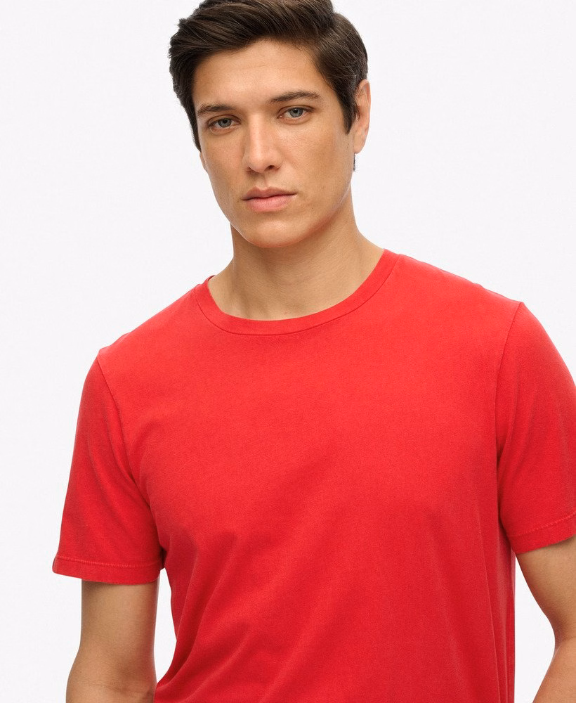 Klasyczny, niezbędny T-shirt