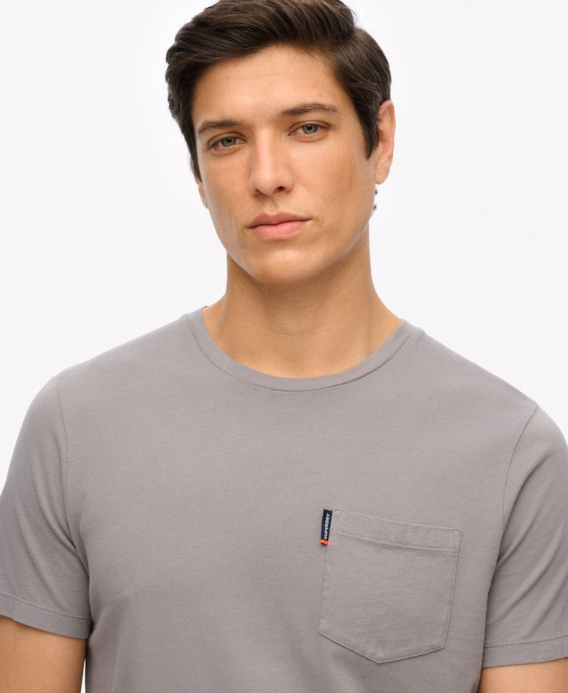Klasyczny, niezbędny T-shirt z kieszenią