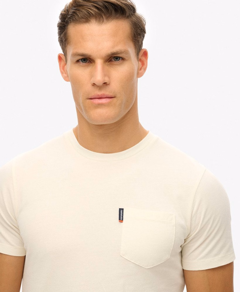 Klasyczny, niezbędny T-shirt z kieszenią