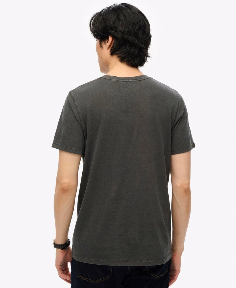 Klasyczny, niezbędny T-shirt
