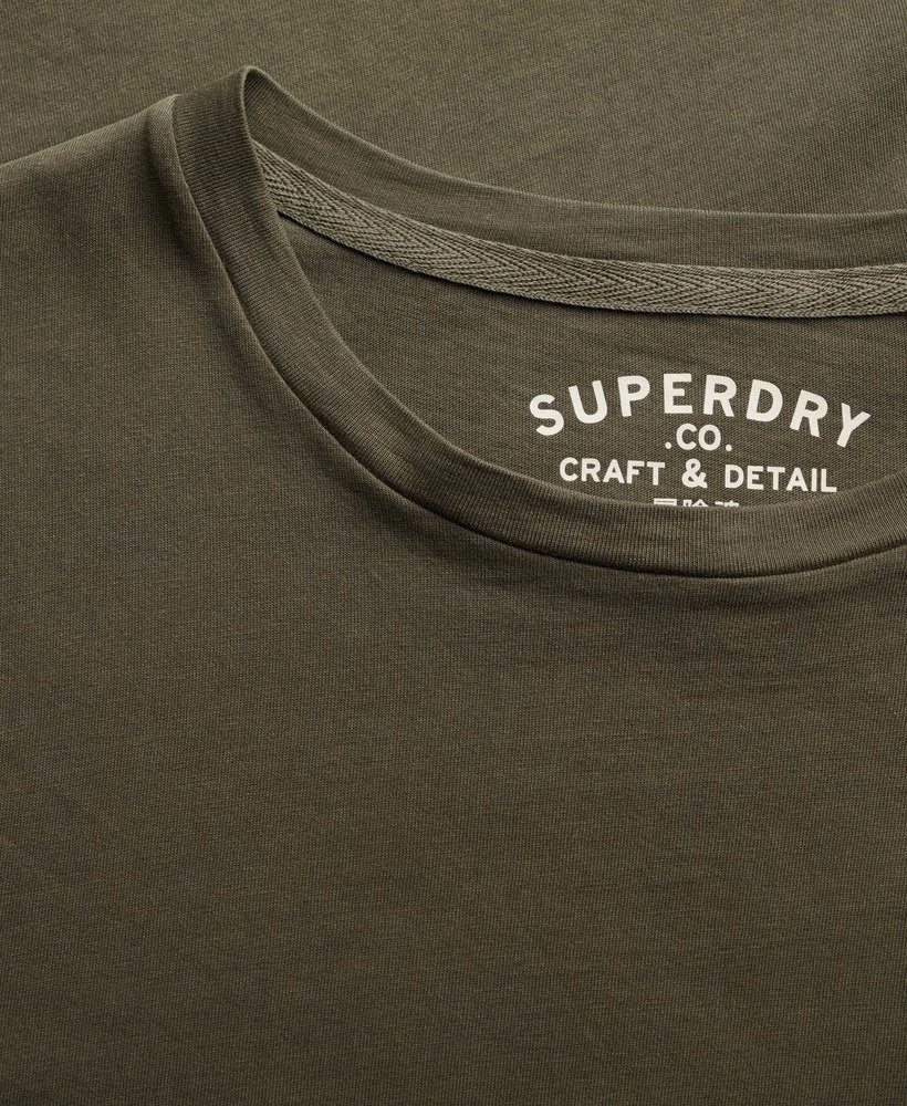 Klasyczny, niezbędny T-shirt