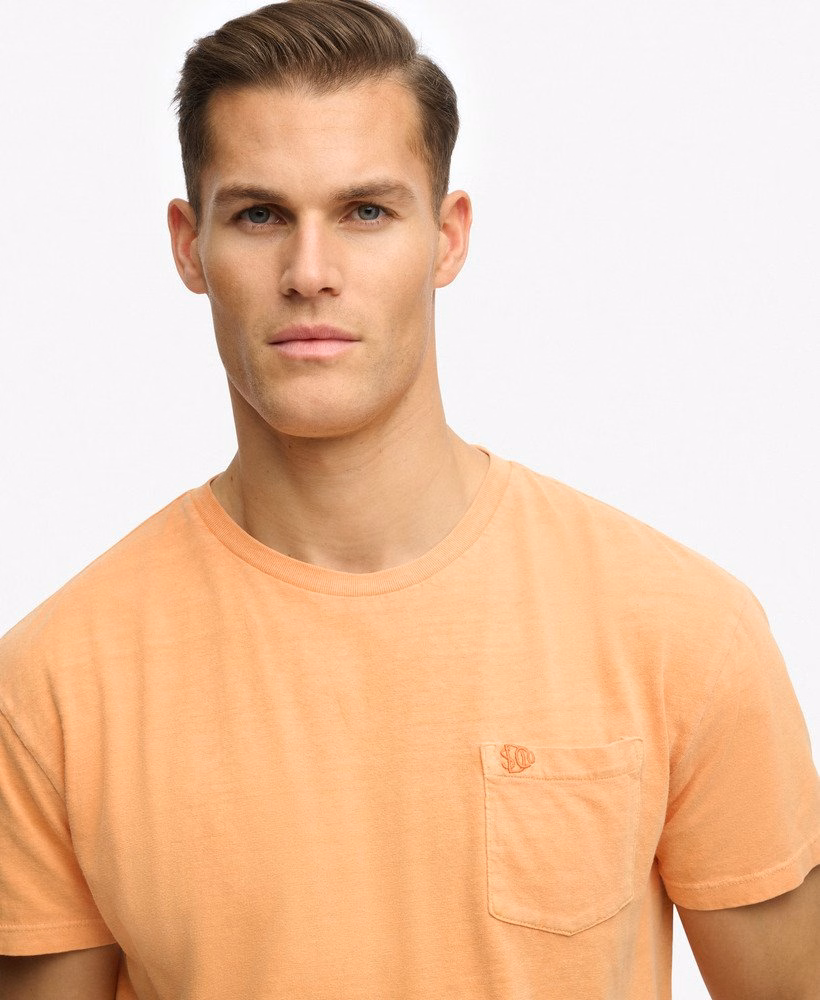 Klasyczny bawełniano-lniany T-shirt z kieszenią