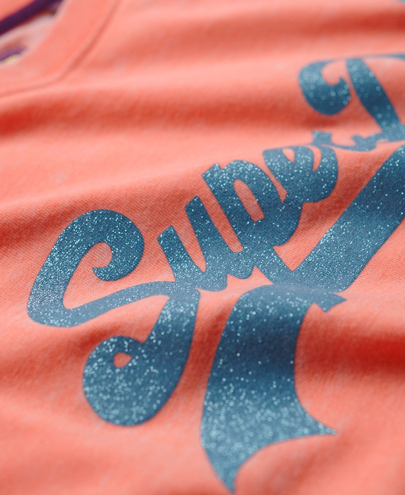 ozdobna koszulka z logo vintage w kolorze fusion coral