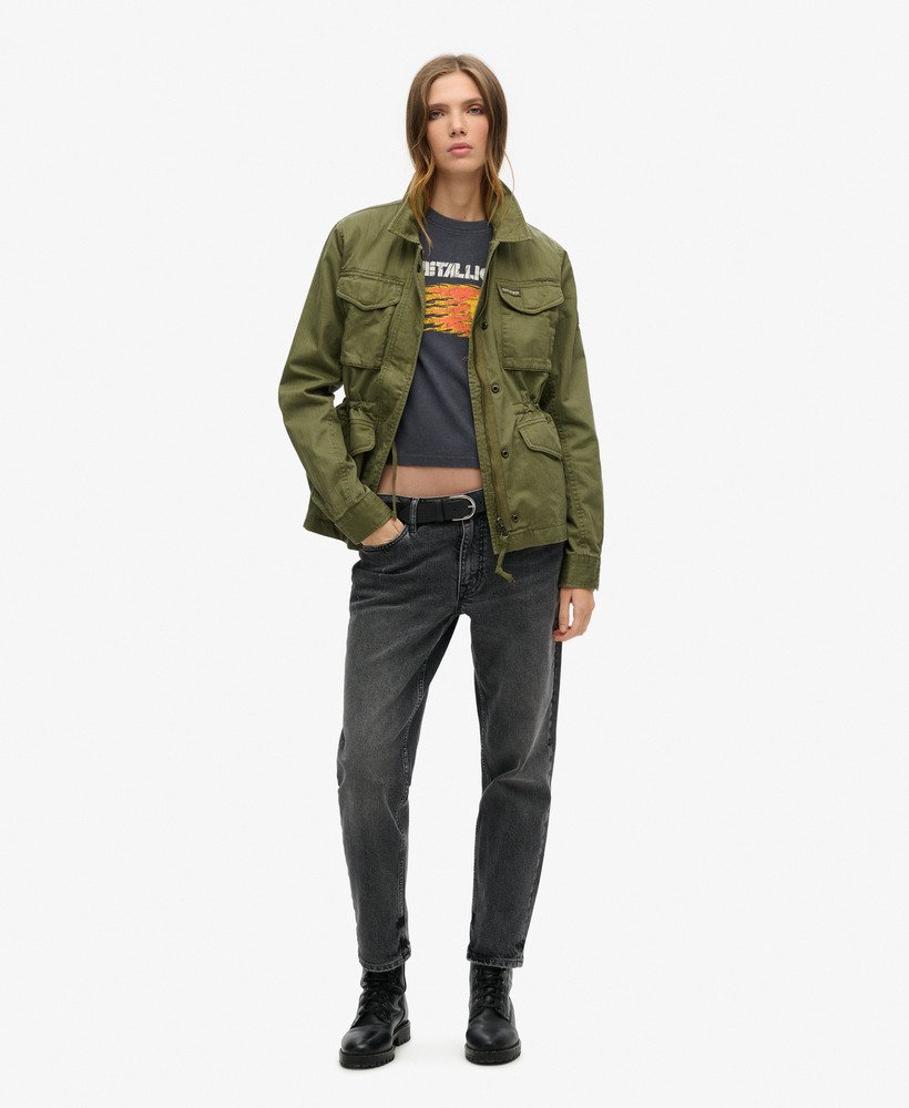 koszulka z krótkim rękawem metallica x superdry z nadrukiem zespołu backstage w kolorze mid black