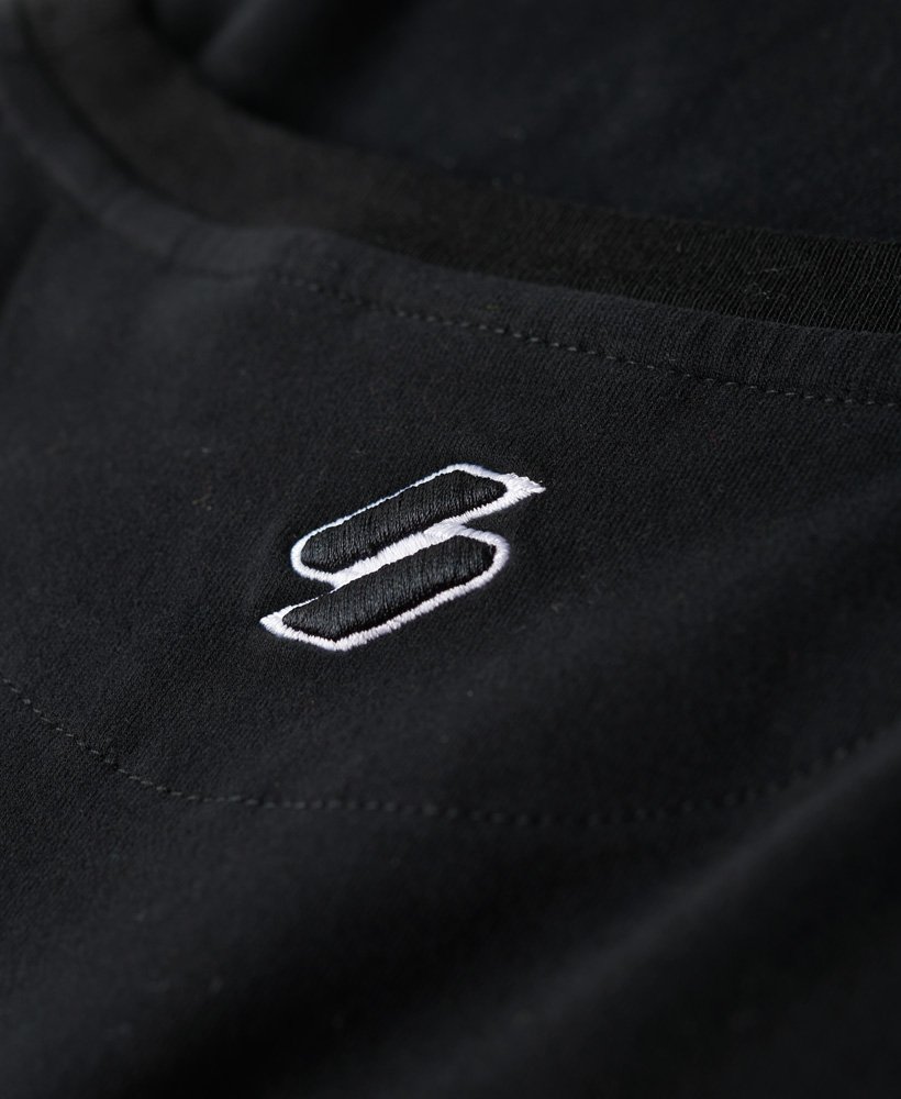 koszulka sport luxe z dopasowanym skróconym krojem i logo w kolorze czarno-zŁotym