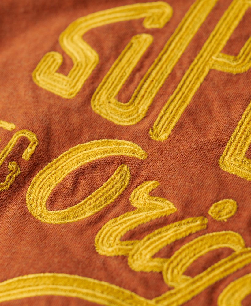 koszulka z grafiką athletic script w kolorze rdzawo-pomarańczowym marl
