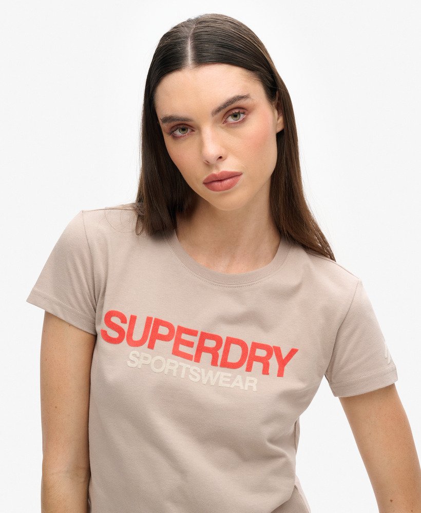 koszulka z logo sportswear o dopasowanym kroju w kolorze głębokiego beżu slub