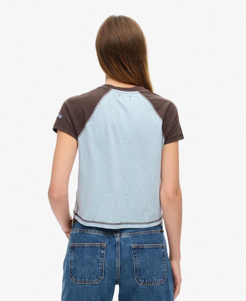 koszulka athletic essentials raglan fitted w kolorze blue fogdark chocolate brown