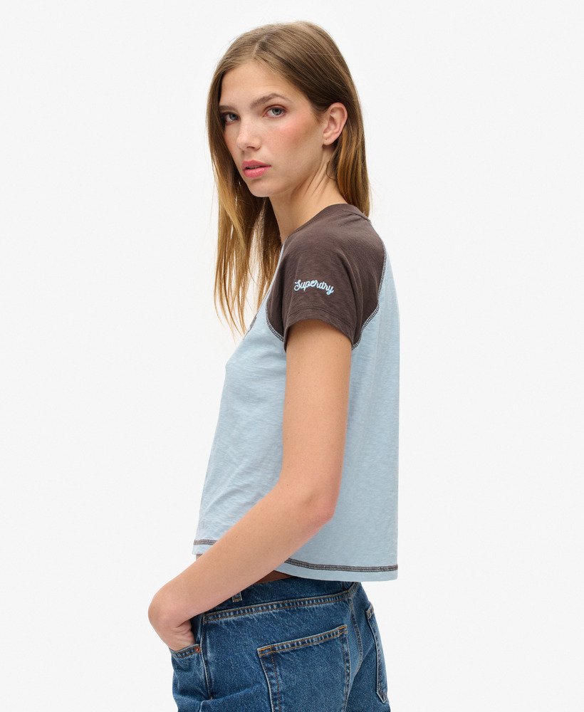 koszulka athletic essentials raglan fitted w kolorze blue fogdark chocolate brown