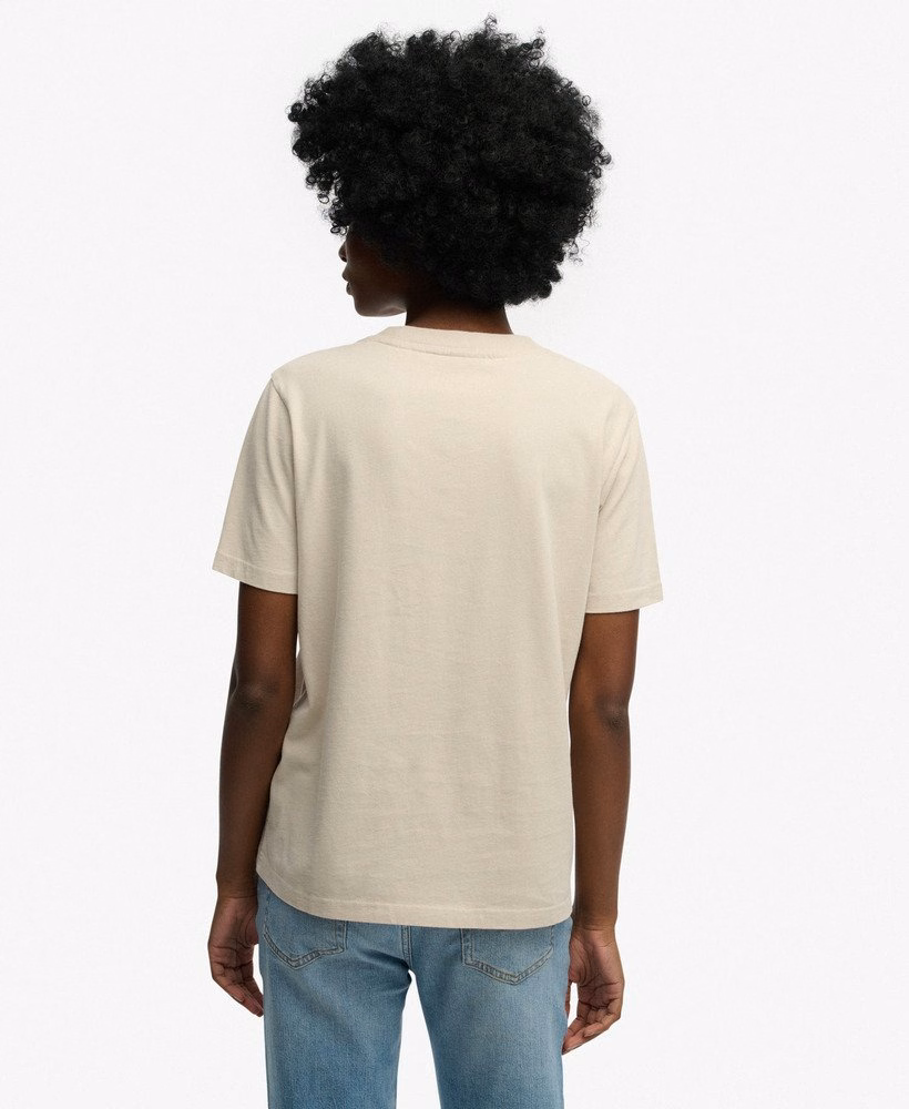 Luźna, swobodna koszulka typu T-shirt