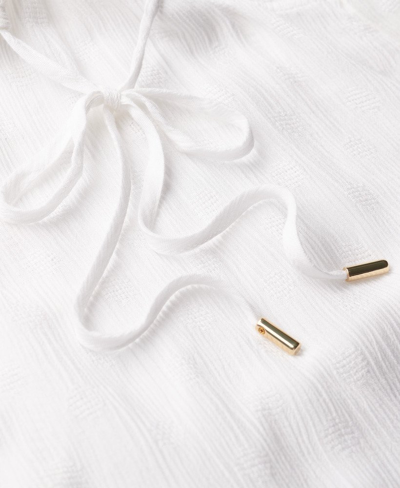 top z koronką w stylu vintage i dekoltem w serek w kolorze off white