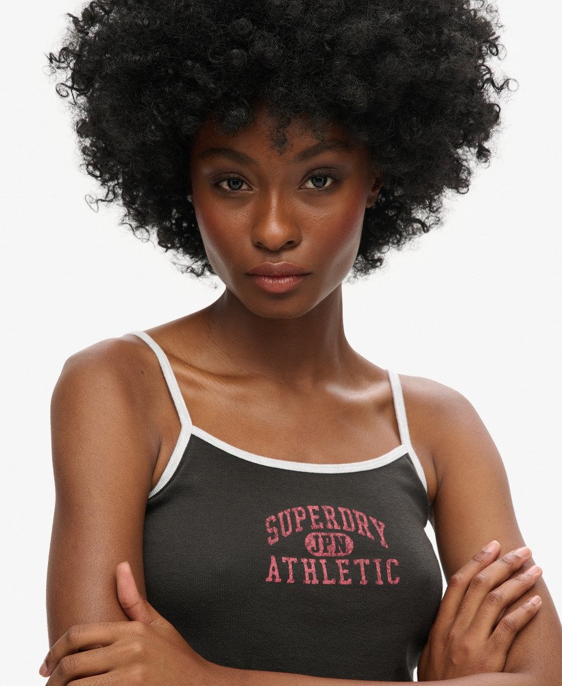 athletic essentials crop cami top w kolorze spranej czerni