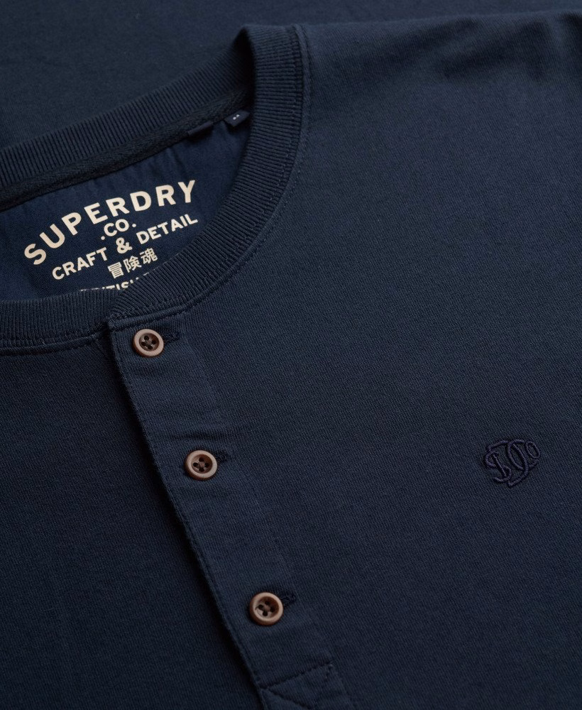 Klasyczny, niezbędny top Henley