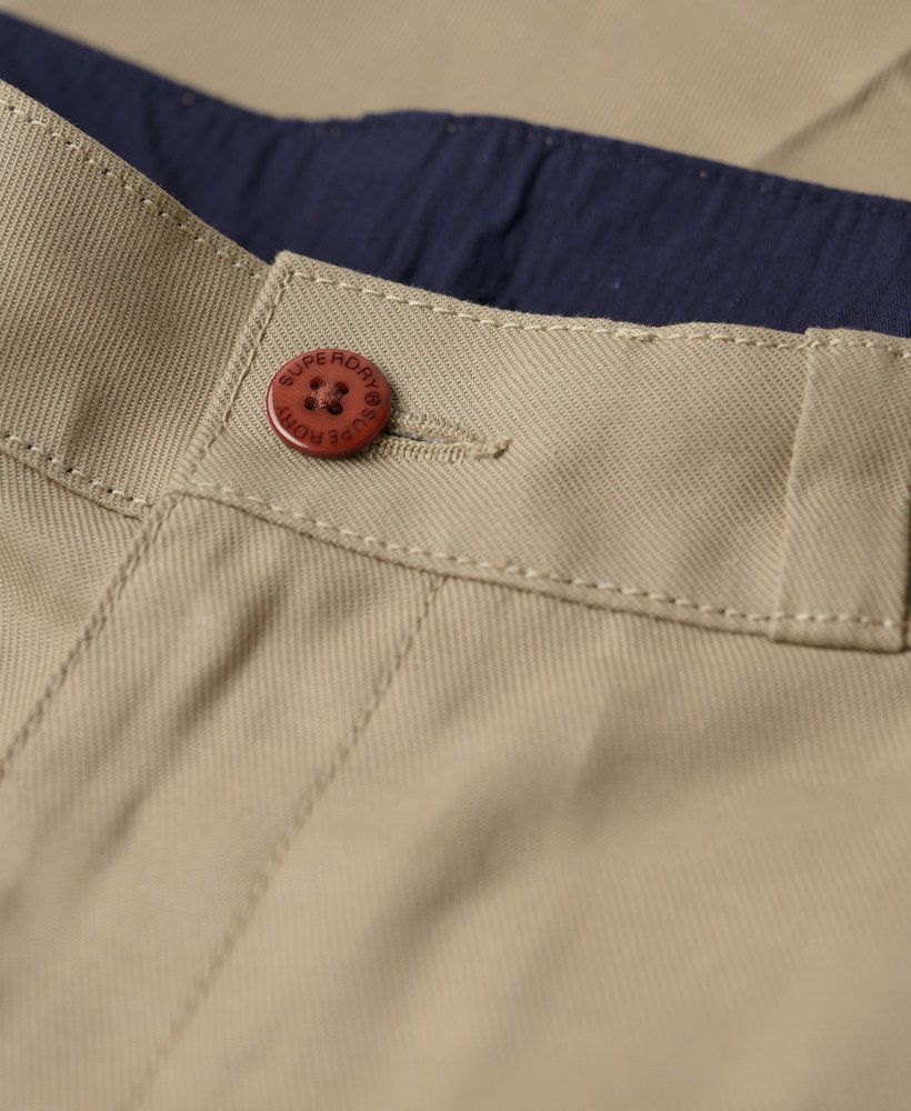 proste spodnie chino w kolorze stone wash taupe brown