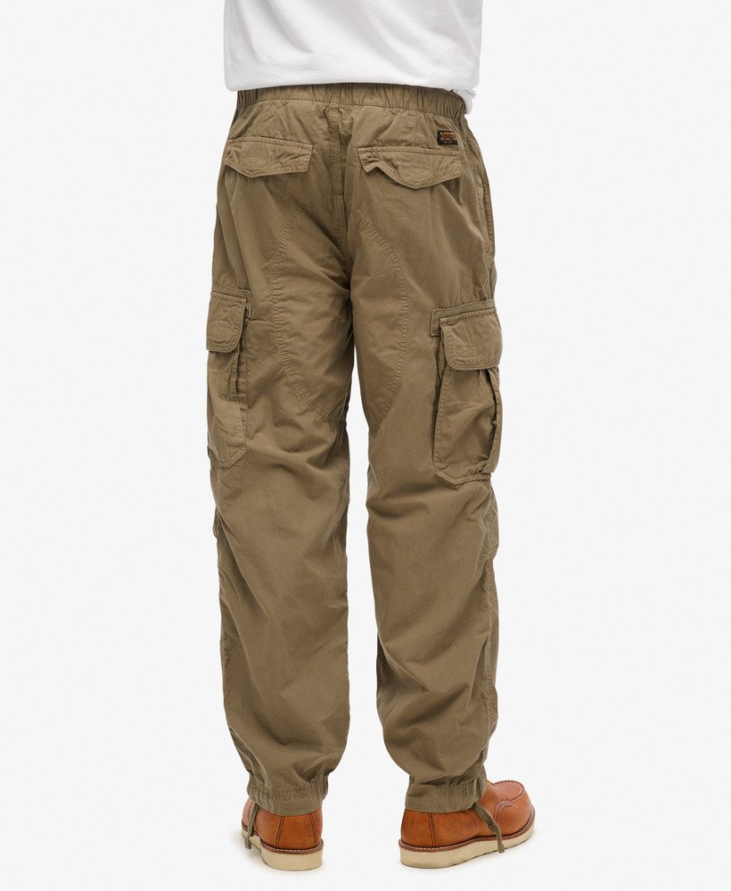 spodnie baggy parachute w kolorze fort taupe