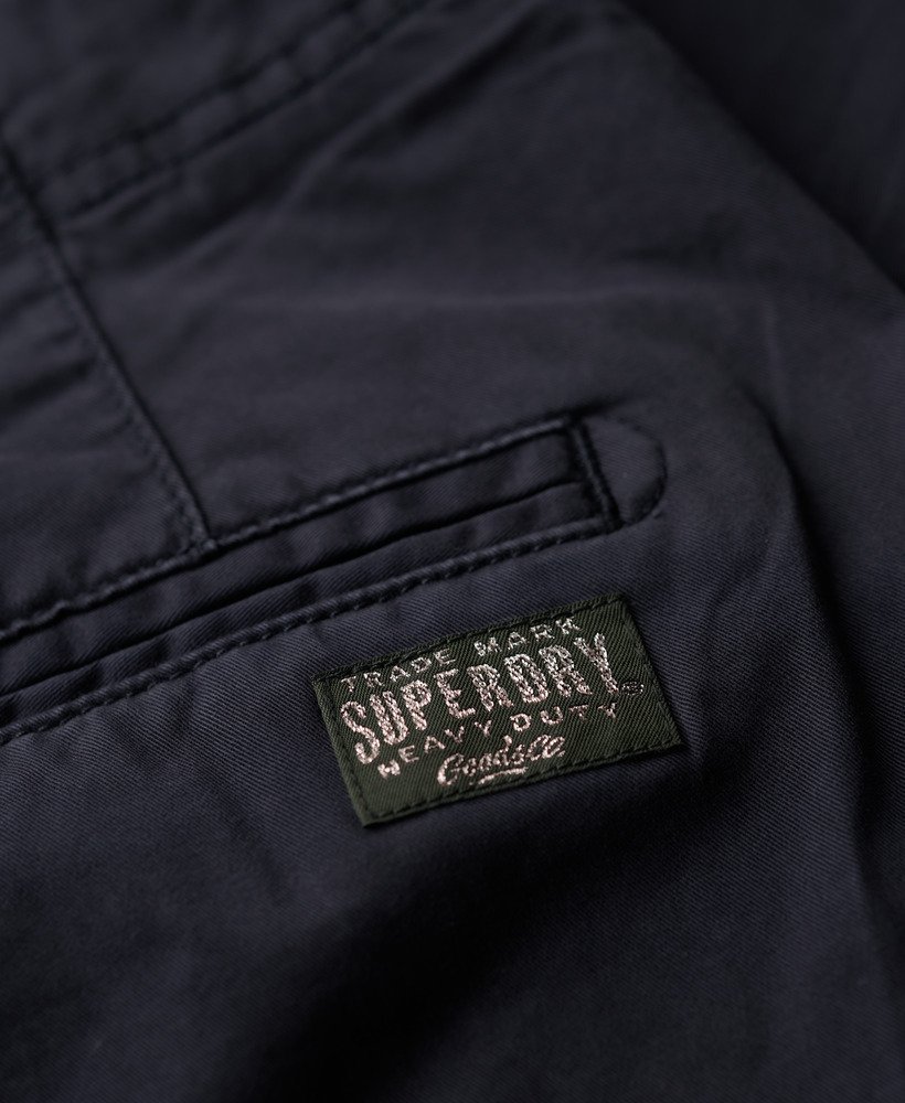 spodnie chino ze średnim stanem w kolorze eclipse navy