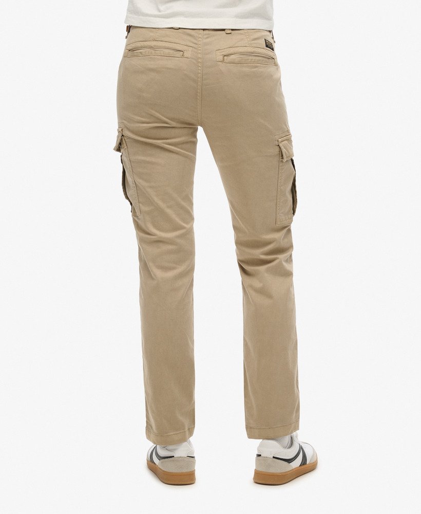 spodnie cargo o średnim stanie i dopasowanym kroju w kolorze stonewash taupe brown