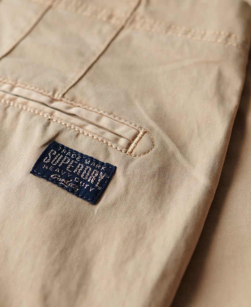 spodnie chino ze średnim stanem w kolorze stonewash taupe brown