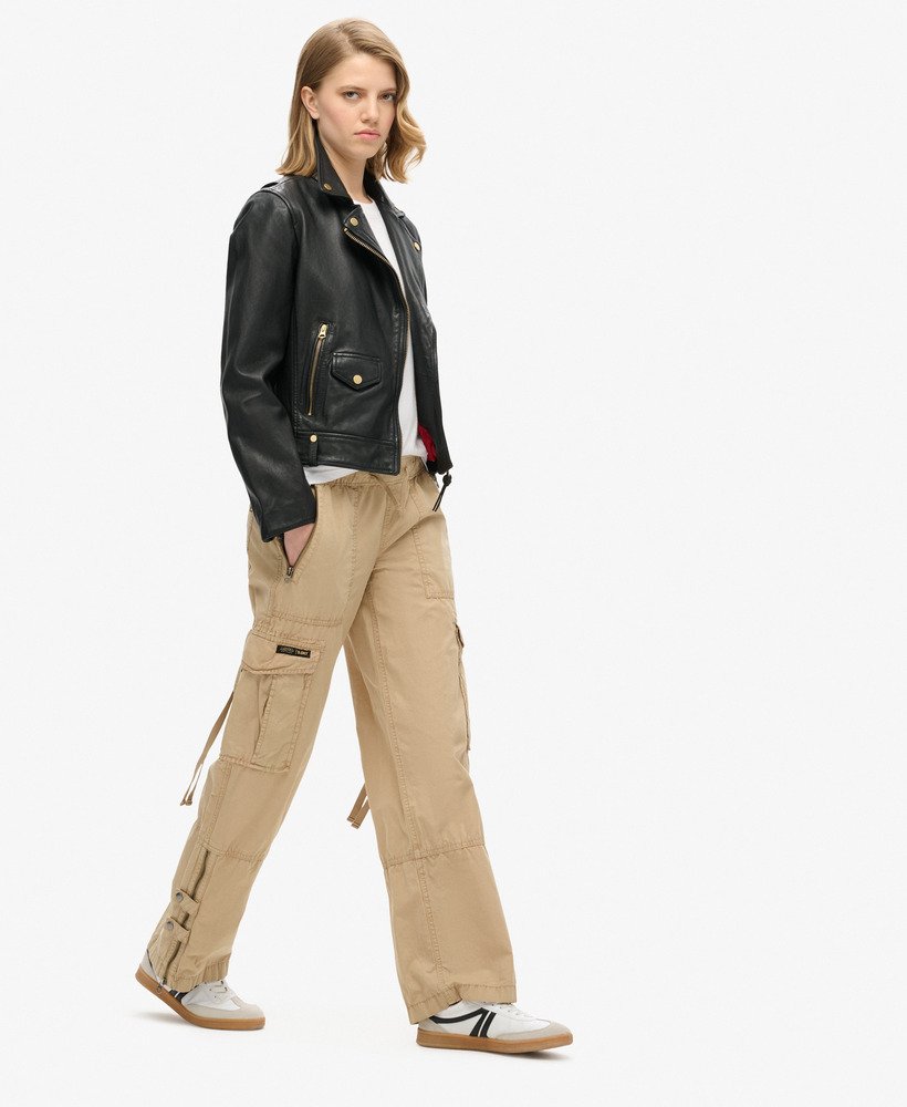 spodnie cargo z niskim stanem i elastyczną talią w kolorze stonewash taupe brown