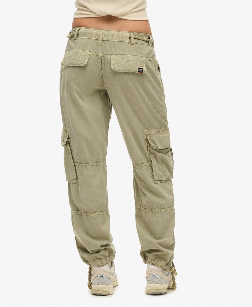 lekkie spodnie bojówki plażowe w kolorze sulphine olive green