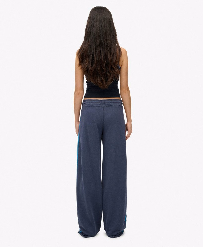 Spodnie dresowe Athletic Essentials Logo Straight Joggers